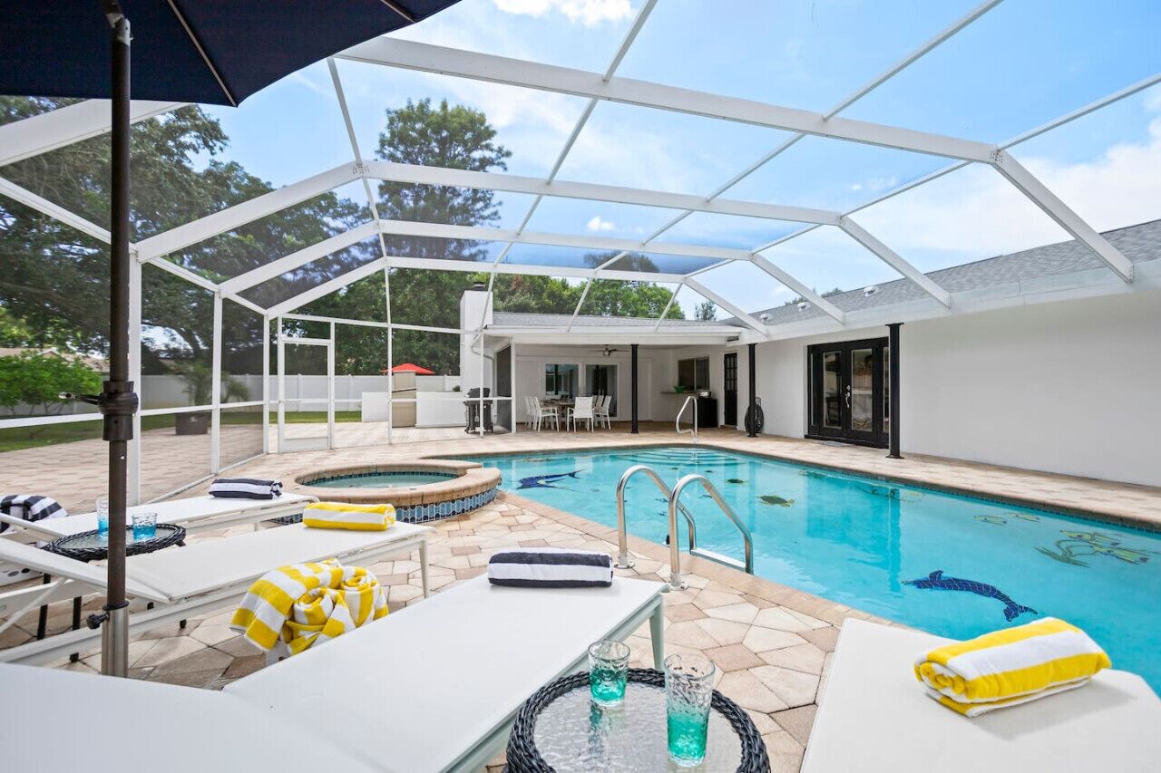 Outdoor pool, a heated pool