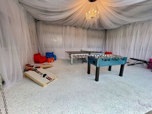 Spielezimmer