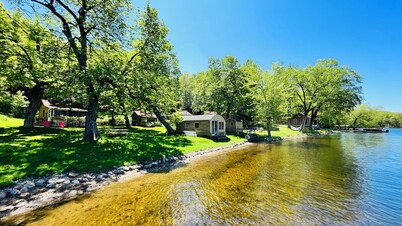 Cozy Lakefront Cabin, Dock, Fire Pit & Sunset Views
Tiny Barn - Cabin 4
