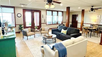 智能電視、書籍