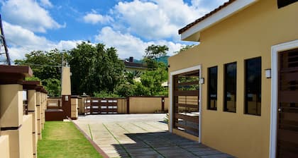 1Bdrm, A/C, Wi-Fi, Washer & Dryer - Spacious Apt