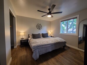 3 عدّة غرف نوم ومكتب ومكواة/لوح كي وواي فاي مجانًا