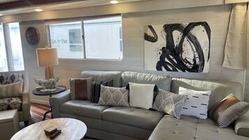 Téléviseur connecté, foyer