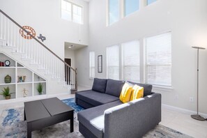 TV, offices - Austin Home · Corporate Spacious Luxury Housing (Austin)