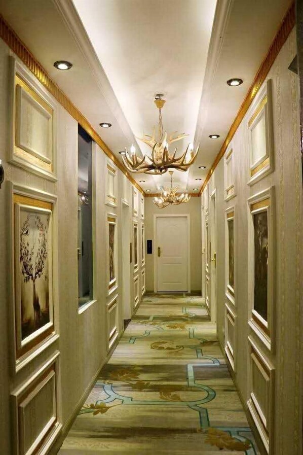 المنشأة من الداخل