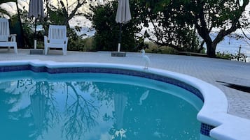 Kolam renang outdoor