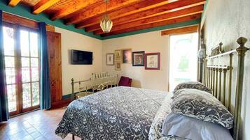 2 Schlafzimmer, Schreibtisch, Bügeleisen/Bügelbrett, kostenloses WLAN