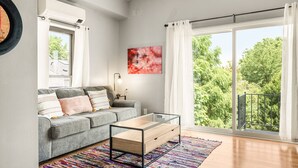 Unclassified image, 4 of 16, button - Mt. Adams 1BR Great Location! Steps from Monastery (Cincinnati)
