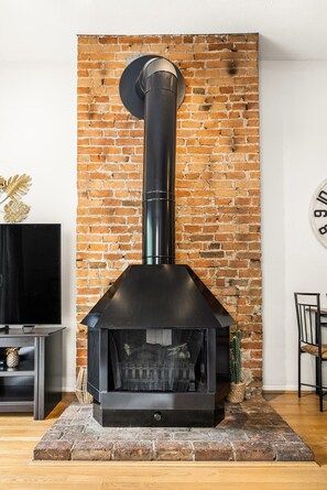 Interior - Mt. Adams 2BR Great Location! Steps from Monastery (Cincinnati)