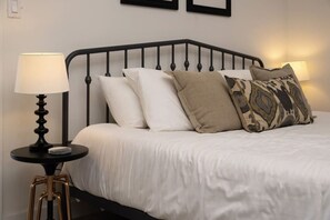 1 habitación, escritorio, tabla de planchar con plancha y wifi gratis 