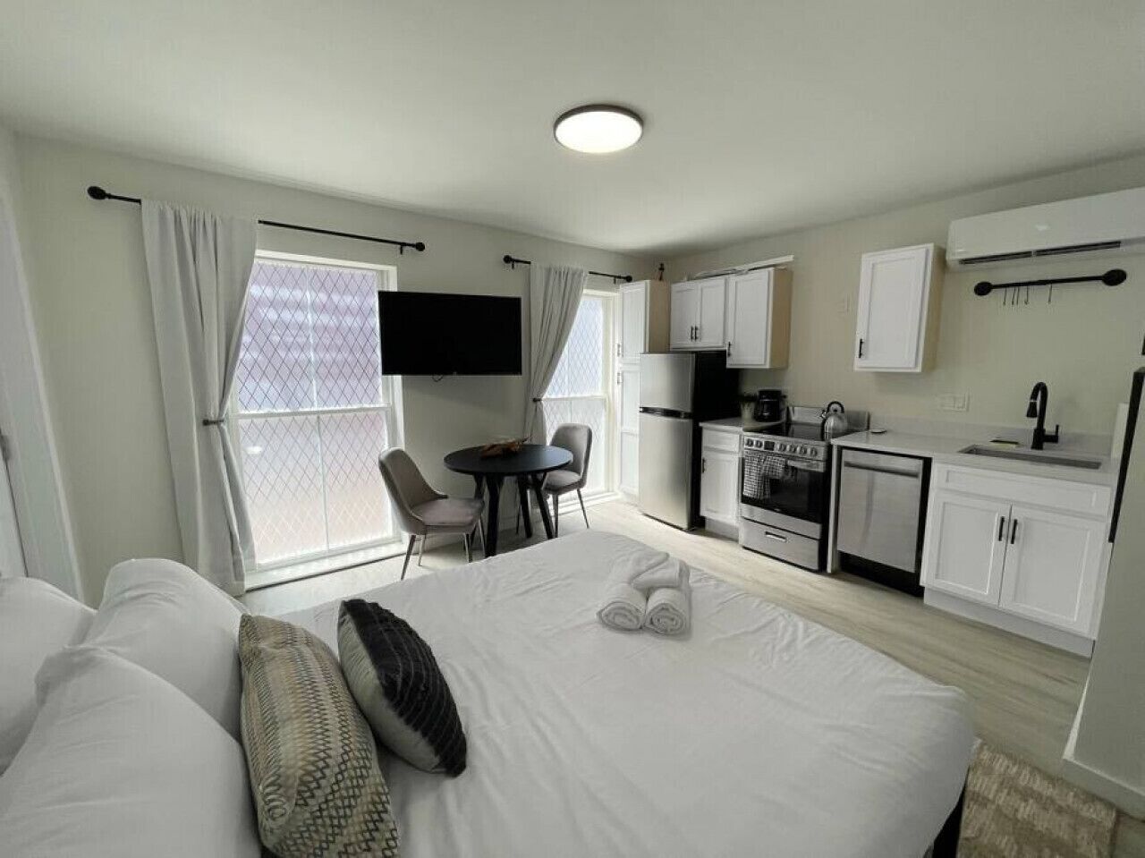 1 bedroom, desk, iron/ironing board, free WiFi