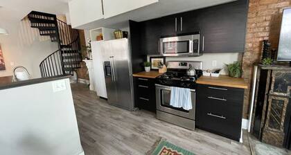 Beams of natural light in a walkable 2-bdrm condo