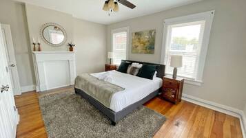 2 bedrooms, desk, iron/ironing board, free WiFi
