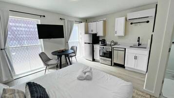 5 sovrum, skrivbord, strykjärn/strykbräda och gratis wi-fi