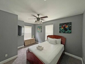 3 bedrooms, desk, iron/ironing board, free WiFi