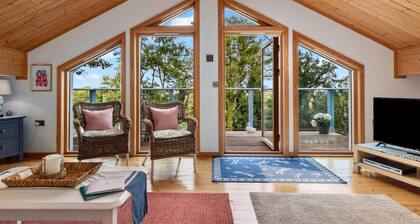 The Bluebell - Luxury Lodge With Hot Tub