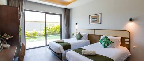 4 bedrooms, desk, WiFi