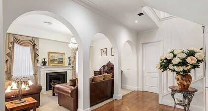 Romantic Spanish villa w/hot tub — 5 min from the beach!