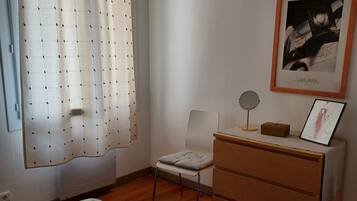 1 bedroom, desk, iron/ironing board, free WiFi