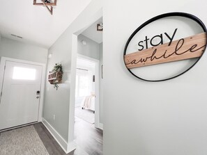 Interior - Coastal Retreat 10 Minutes to Beach w/ King Bed, Grill, Fire Pit & Game Room (Holly Ridge)
