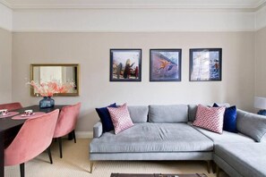 Apartment, 2 Bedrooms | Living room - Stylish London Getaway In The Heart Of The City (London)