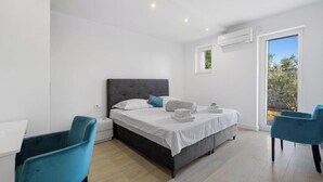 Villa, 6 soverom, røyk, privat basseng | 6 soverom