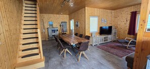 Dining - Large wooden house with sauna, in a quiet location by the bathing lake (Oberuckersee)