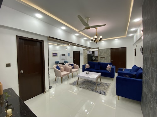 Zaha homes-Suite 3MZ: 2br Family apt with pool