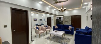 Zaha homes-Suite 3MZ: 2br Family apt with pool