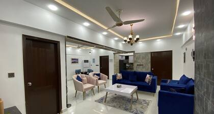 Zaha homes-Suite 3MZ: 2br Family apt with pool