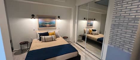 Suite #36 (Not window-view) | 1 bedroom, Egyptian cotton sheets, premium bedding, down comforters