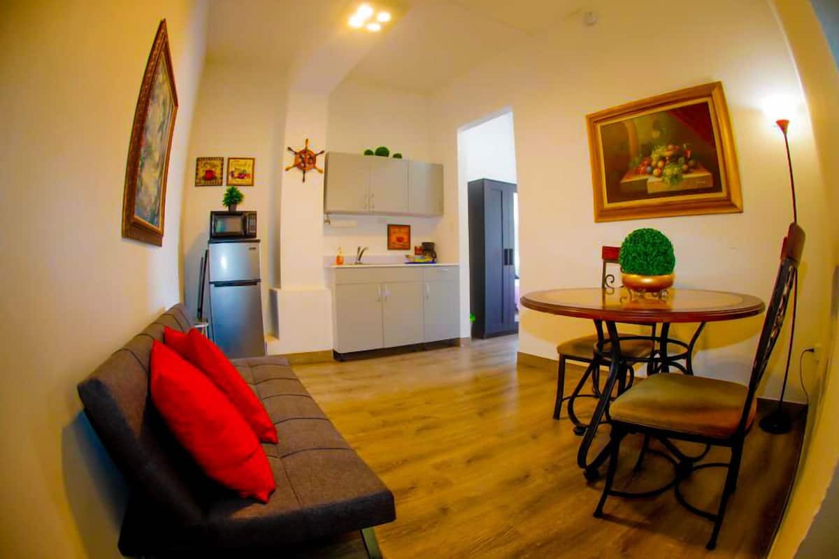 Suite #33 (With Balcony) | 1 Schlafzimmer, Bettwäsche aus ägyptischer Baumwolle