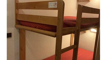 1 chambre, bureau, fer et planche Ă repasser, accĂšs Internet