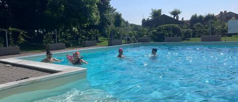 Leilighet, 1 soverom, tilgjengelighetstilpasset, røyk | Basseng | Utendørsbasseng