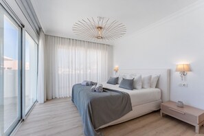 3 slaapkamers, een strijkplank/strijkijzer, gratis wifi, beddengoed