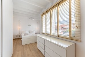 3 عدّة غرف نوم ومكواة/لوح كي وواي فاي مجانًا وملاءات أسرّة