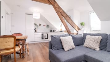 Apartment | Private kitchen | Fridge, microwave, oven, stovetop