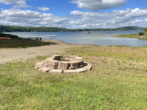 Private cottage on Swanlake