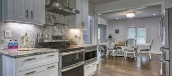This house is a 8 bedroom(s), 7.5 bathrooms, located in Atlanta, GA.
