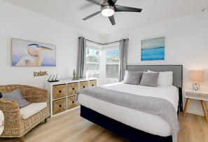 1 bedroom, iron/ironing board, free WiFi, bed sheets - Charming Beach Cottage Steps to Sand + Bikes & A/C (San Diego)