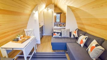 Studio, 1 Tempat Tidur Queen dengan tempat tidur Sofa | Ruang keluarga