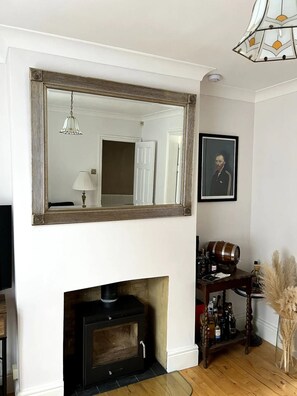 Basic Apartment, 1 King Bed | Living room - Stunning 1 Bedroom Home in Elephant and Castle (London)