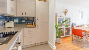 Unclassified image, 4 of 17, button - Beautiful 1 Bedroom Flat in Historic Hackney (London)