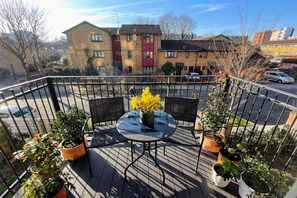 Basic Apartment, 1 Queen Bed | Property grounds - Beautiful 1 Bedroom Flat in Historic Hackney (London)