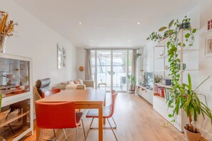 Basic Apartment, 1 Queen Bed | Living room - Beautiful 1 Bedroom Flat in Historic Hackney (London)
