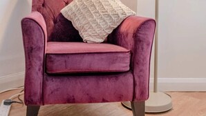 Leilighet – basic, 1 dobbeltseng | Oppholdsrom | TV