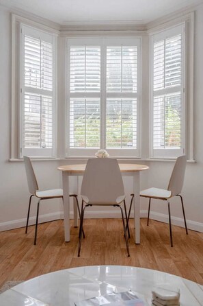 Basic Apartment, 1 Double Bed | 1 bedroom, iron/ironing board, bed sheets - Lovely 1 Bedroom Self-contained Flat in Greenwich (London)