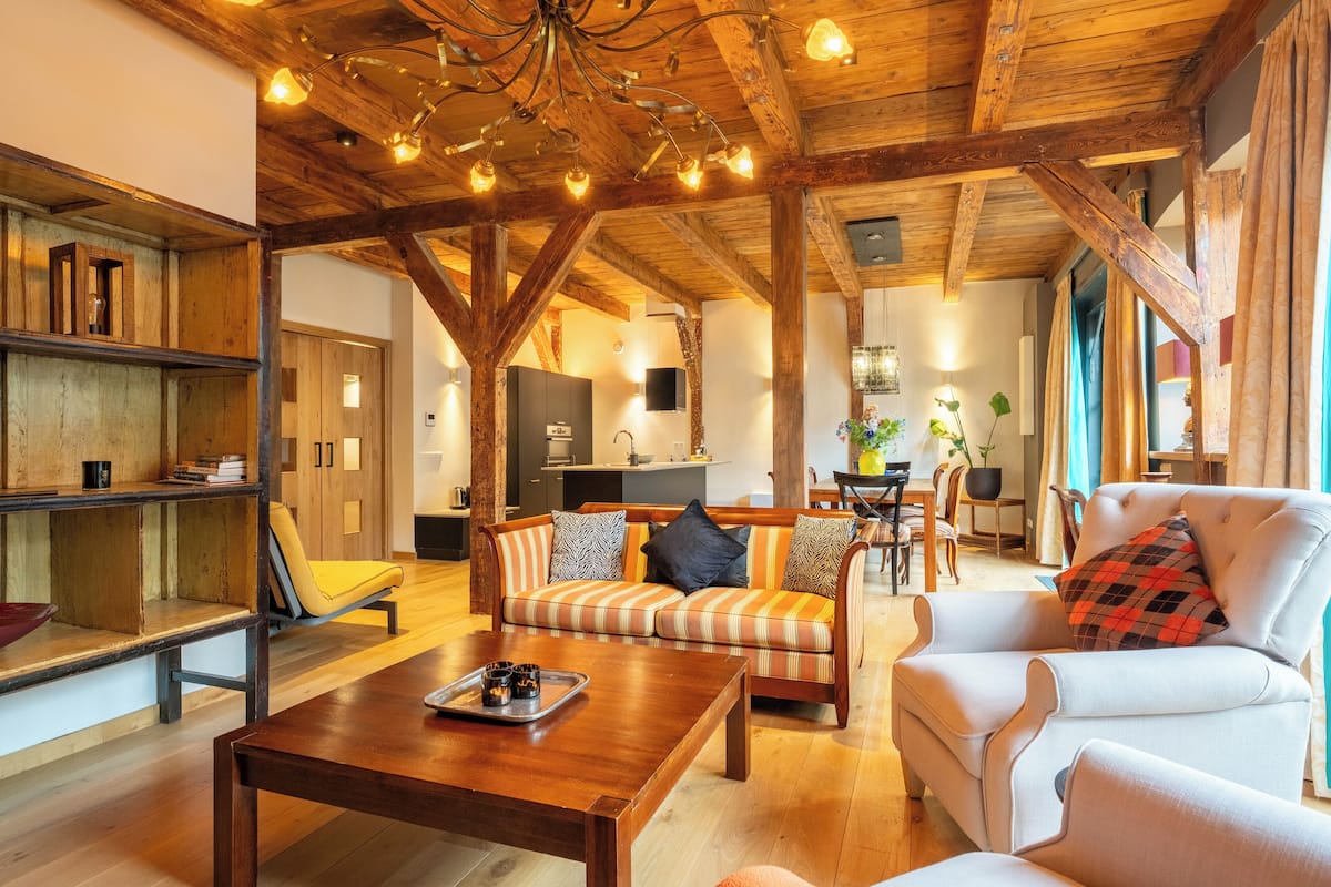 1 bedroom, individually decorated, individually furnished