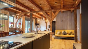 Albert Einstein Apartment 1 | 1 bedroom, individually decorated, individually furnished