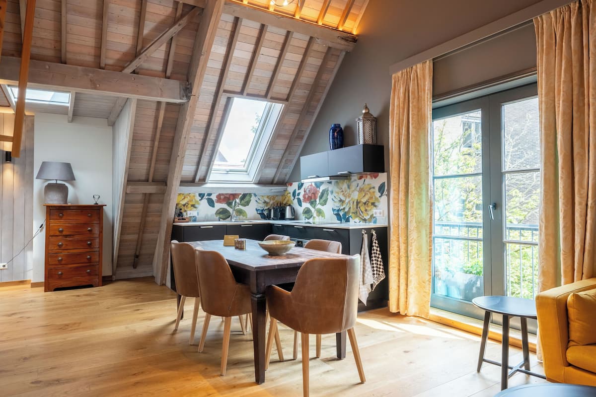 Spinoza Apartment 10 | Individualmente decorados, individualmente mobiliados